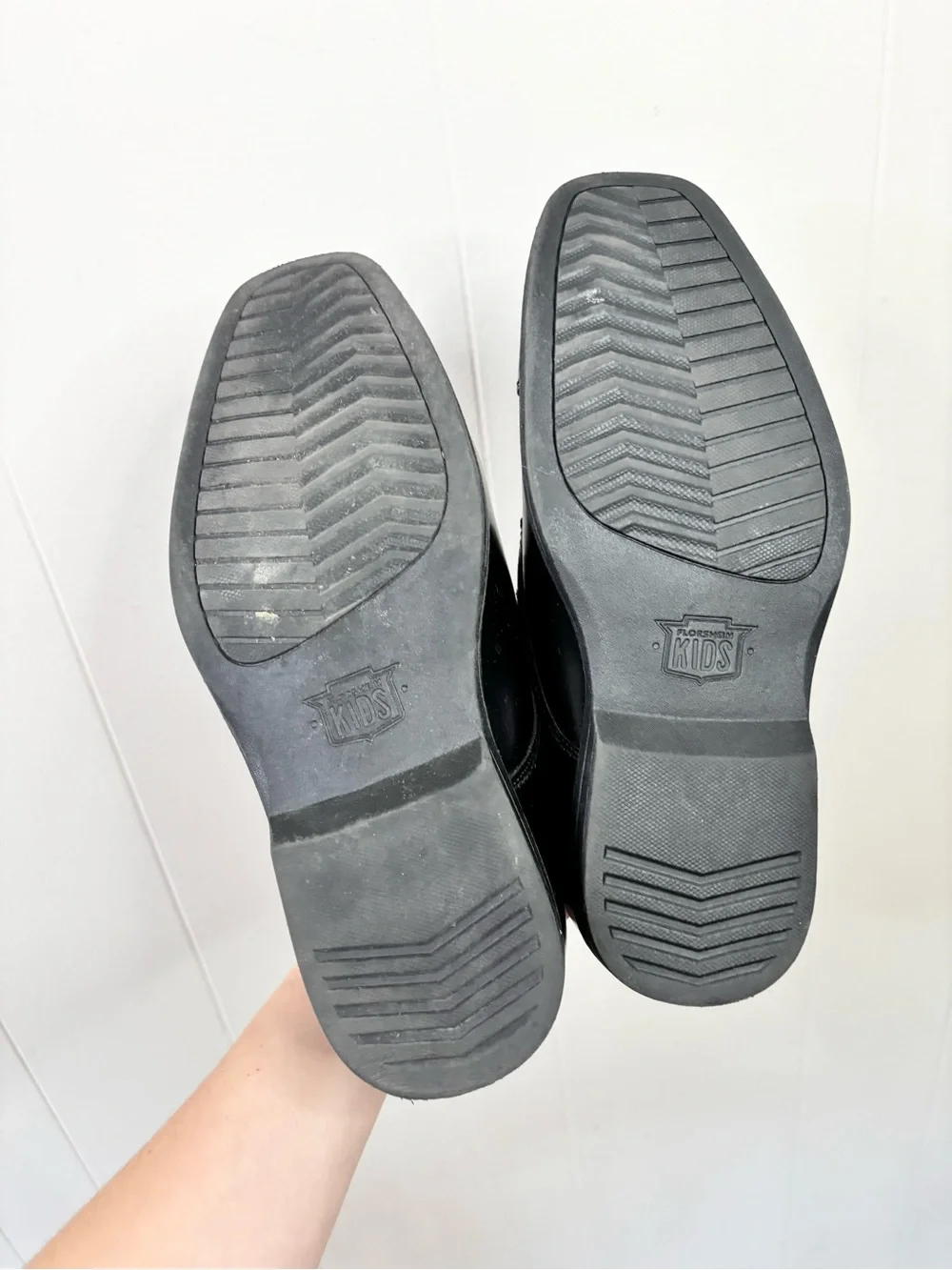 Florsheim big kids Reveal Cap Toe Ox, Jr. dress shoes black leather size 5 wide